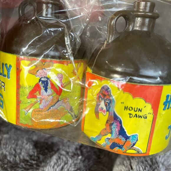 Vintage Hillbilly Salt & Pepper Shakers Moonshine Jugs Hong Kong Novelty NOS - Picture 6 of 16